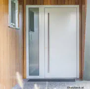 Holztüre mit Füllung weiss